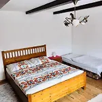 Chalupka V Zdiari Lodge *